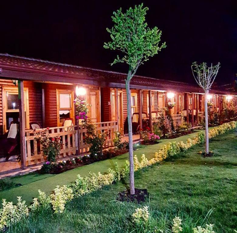 Huzur Motel Cinarcik Exterior photo